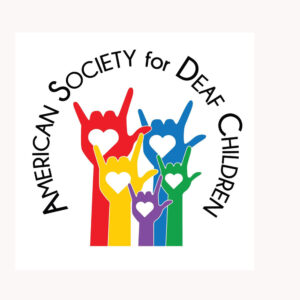 El logotipo de la ASDC es un dibujo de cinco manos levantadas rodeadas por el nombre de la organización. Cada mano es de un color diferente y tiene un corazón en el centro.
